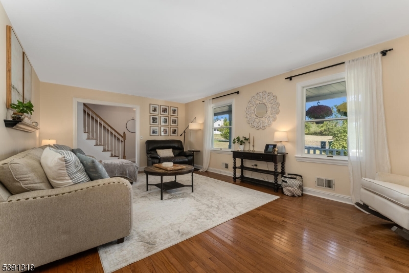 16 Chestnut Ave