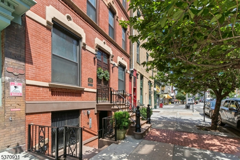 267 Grove St Apt 1R