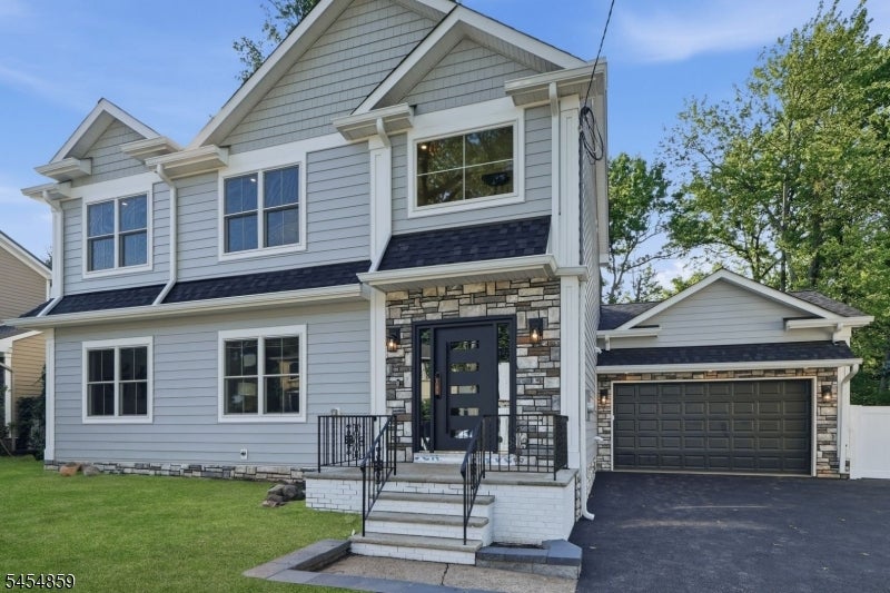 17 Blake Dr