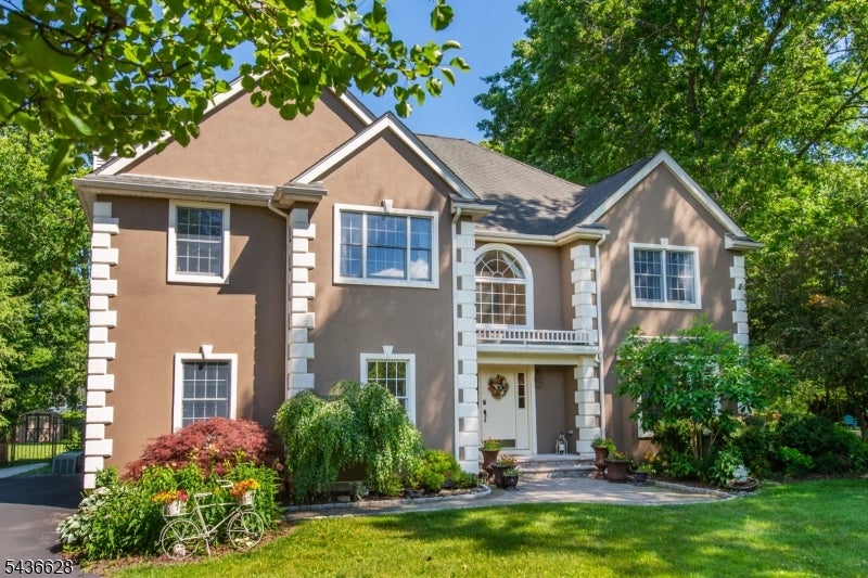 5 Kingston Ct