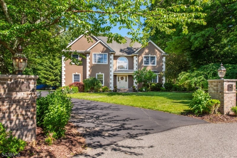 5 Kingston Ct