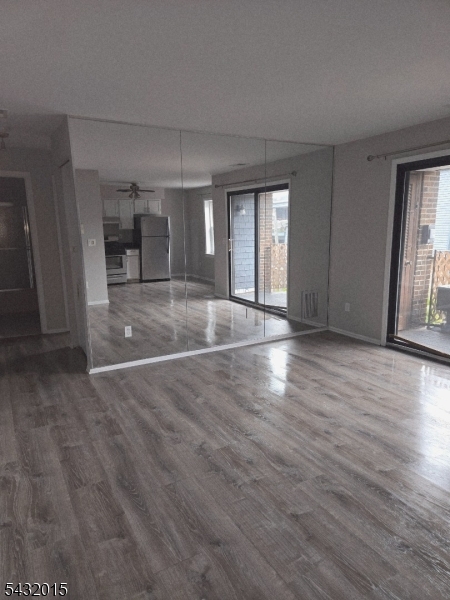 700 Schuyler Ave D-13