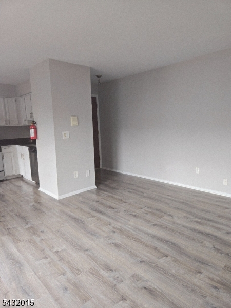 700 Schuyler Ave D-13