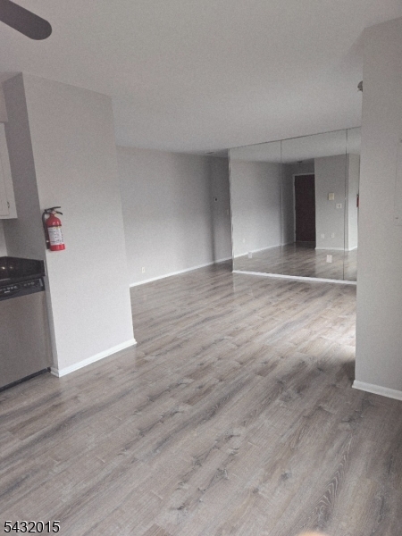 700 Schuyler Ave D-13