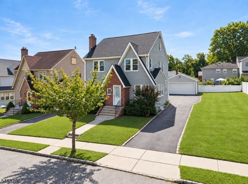 14 Dawson Ave
