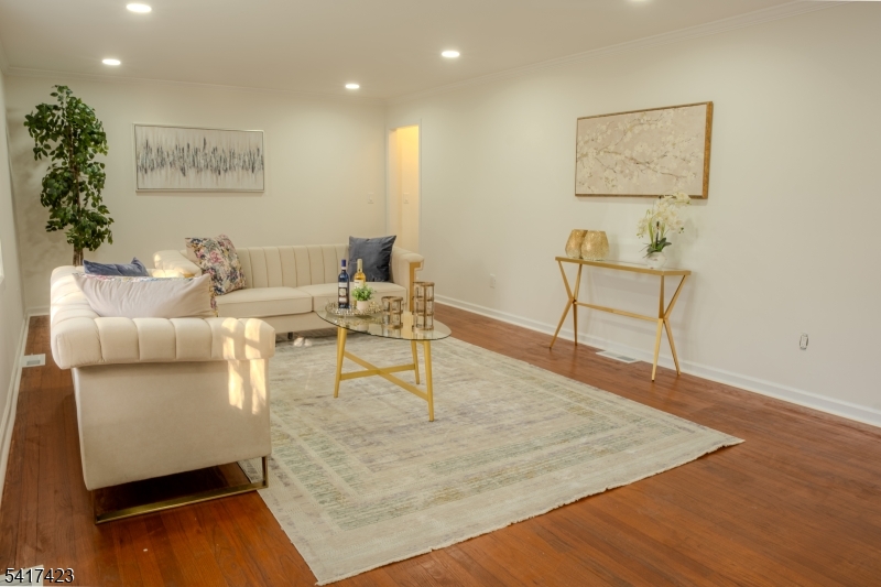 62 Weston Ave 2 Duchamp