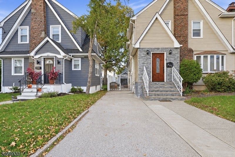 841 Bailey Ave