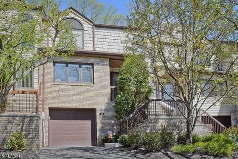 32 Averell Dr Parsippany-Troy Hills Twp. NJ 07950