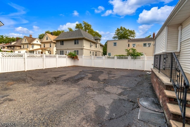 90 Cedar St
