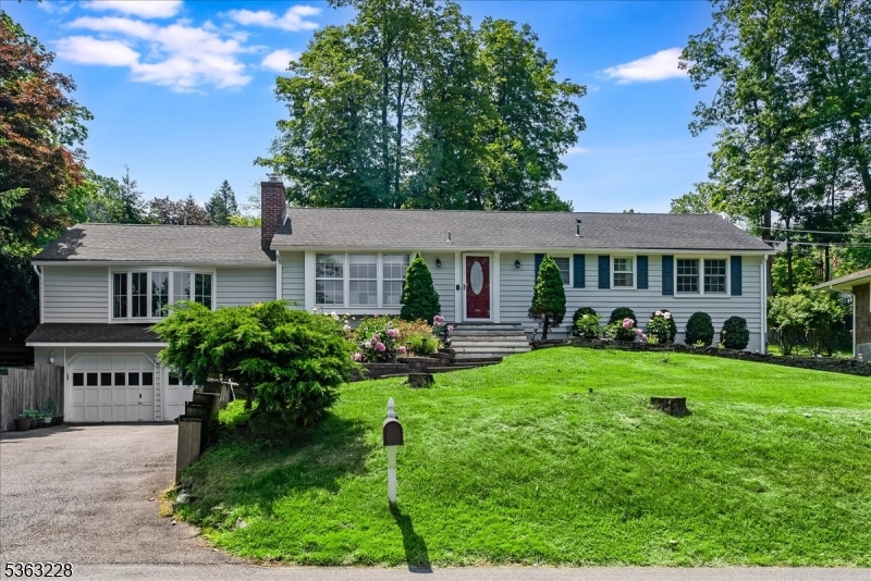 86 Summit Rd