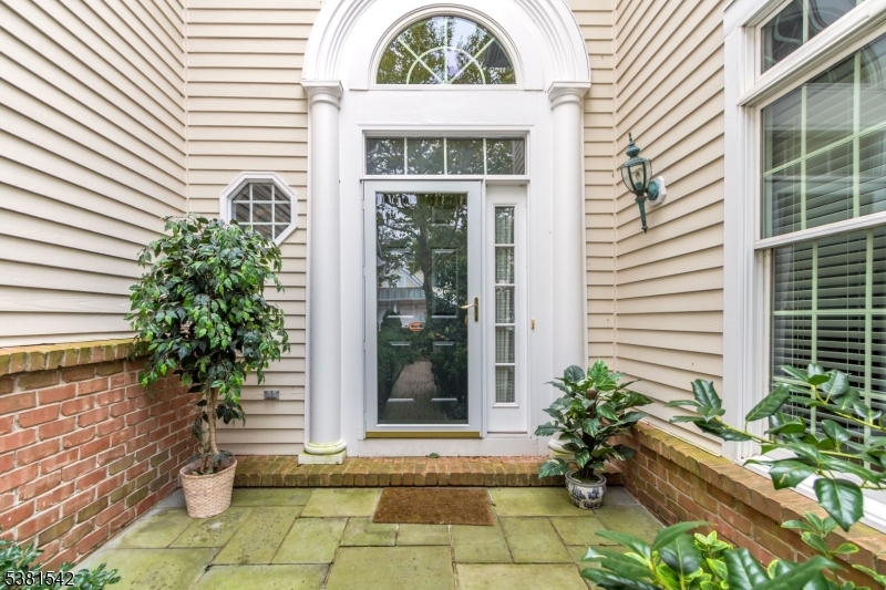 12 Hurlingham Club Road On