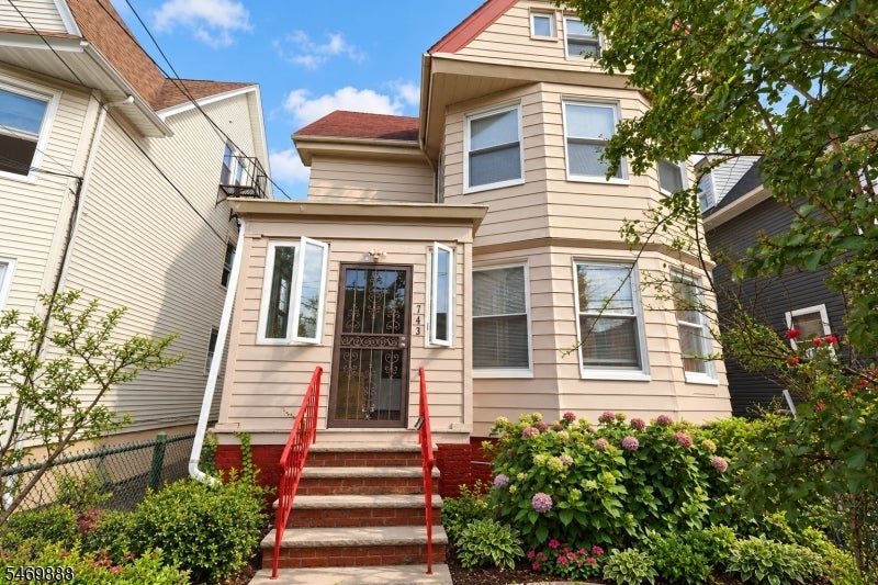 741 Highland Ave