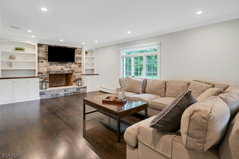 1 Tomalyn Hill Rd