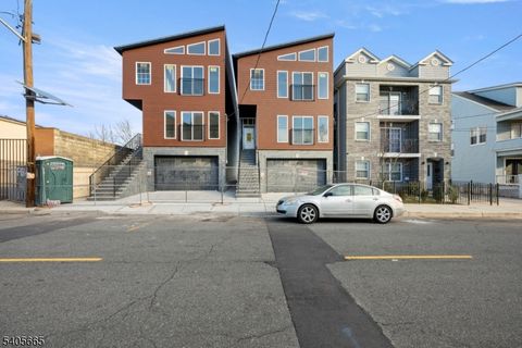 512 S 15Th St Newark City NJ 07103