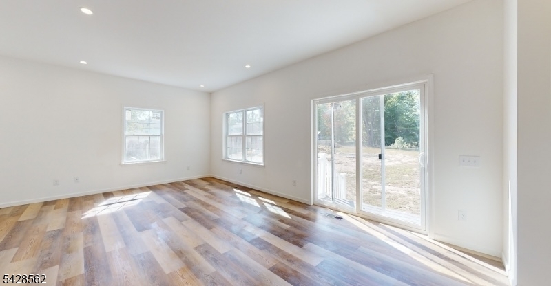 158 Woodland Ave