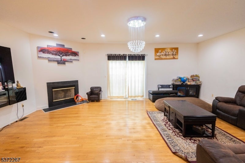 347 Raymound Blvd