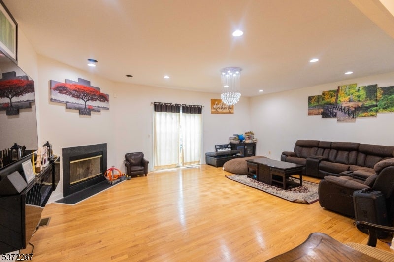 347 Raymound Blvd