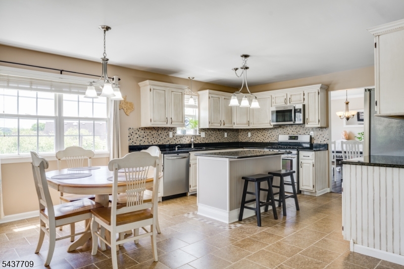 6 Snead Ct