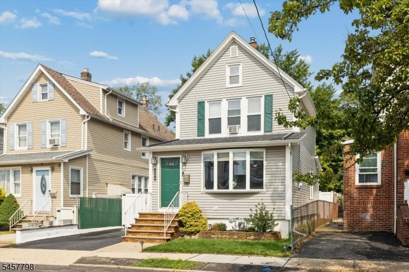 535 Freeman St