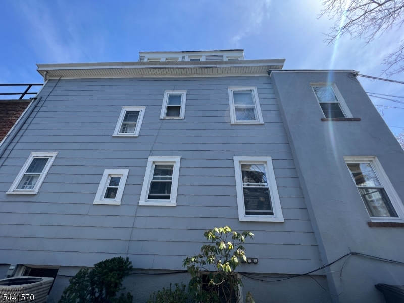 206 Bellevue Ave Apt 3 3
