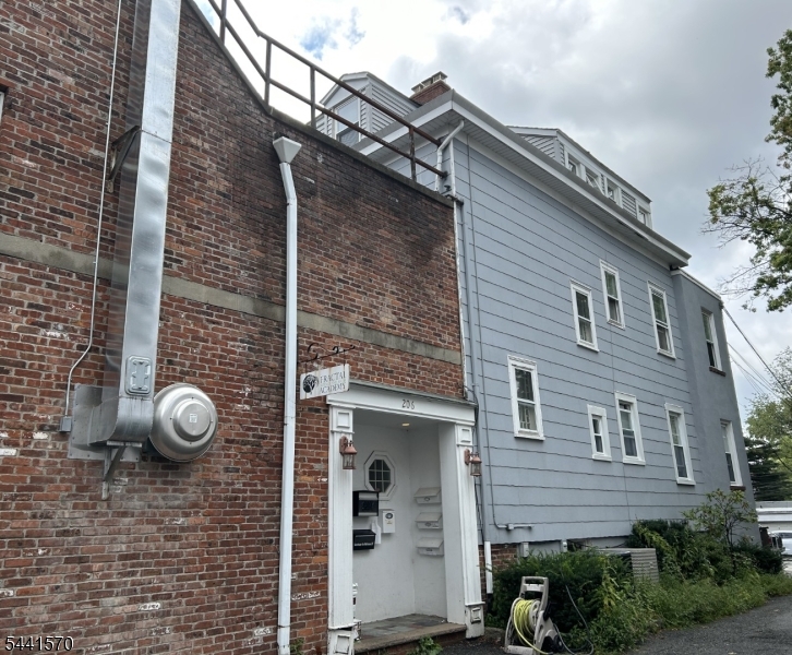 206 Bellevue Ave Apt 3 3
