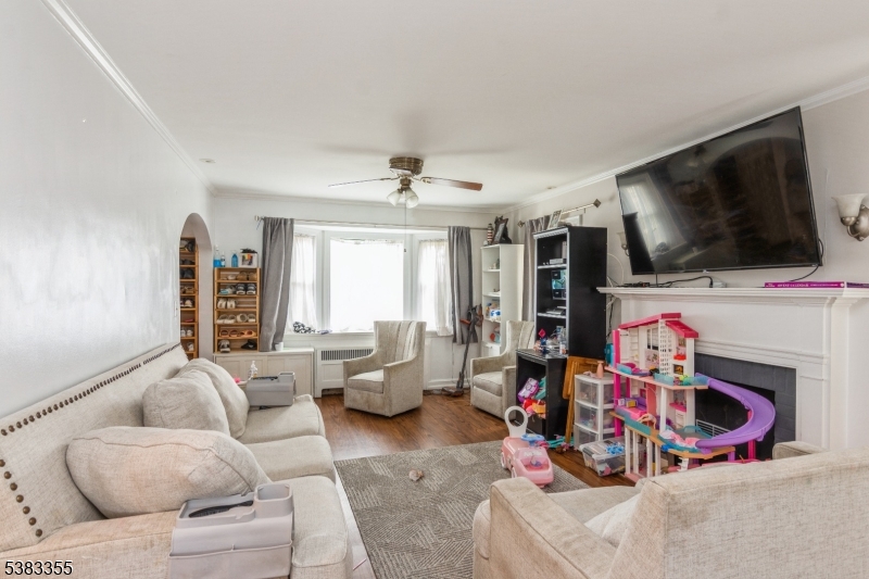 262 Mountain Ave