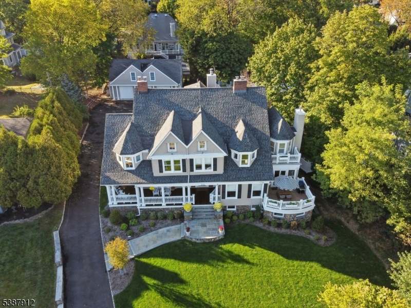 372 Up Mountain Avenue