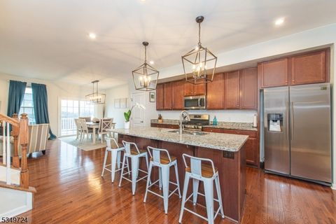 18 Trailwood Dr Mount Arlington Boro NJ 07856