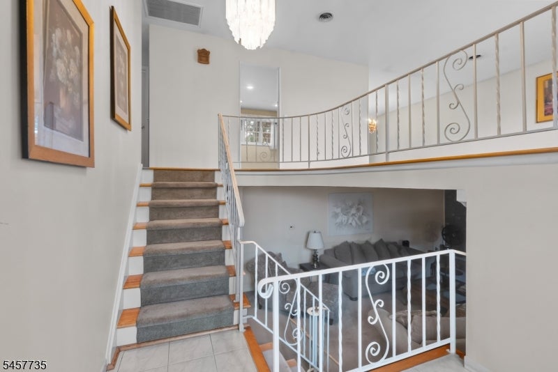 2 Tanglewood Dr