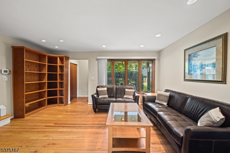 41 Hopper Ave