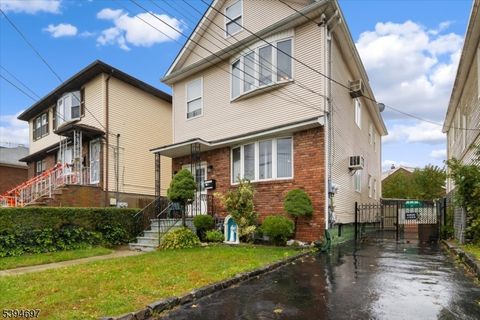 Photo of 515 Richford Ter, Linden, NJ 07036 (MLS # 3995573)