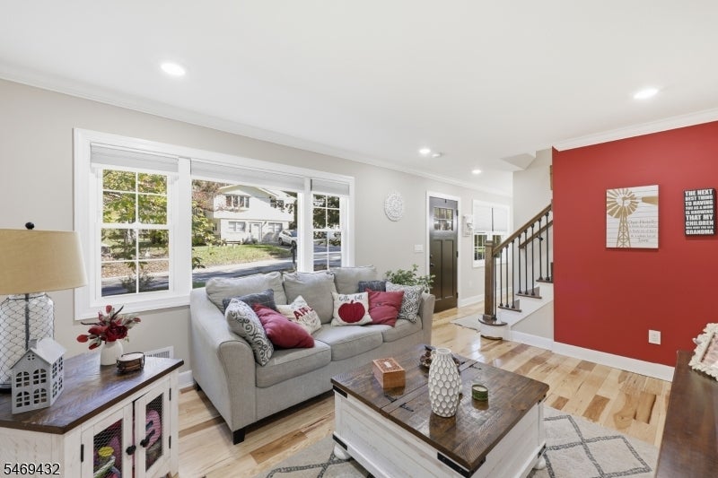 104 Frances Ave