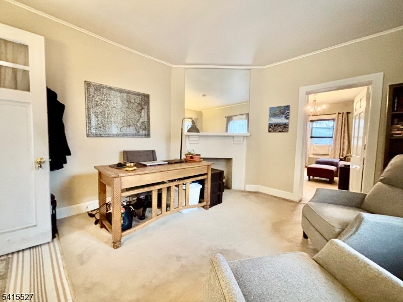 196 Mount Kemble Ave