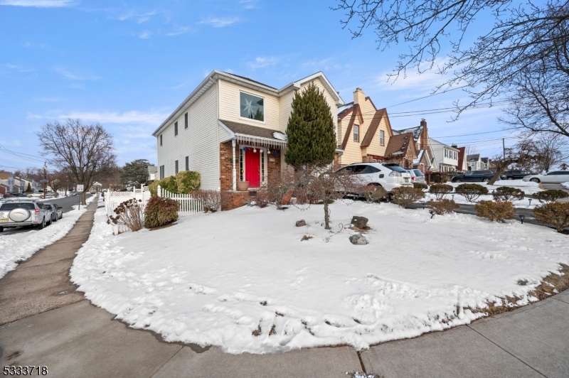 2799 Larchmont Rd