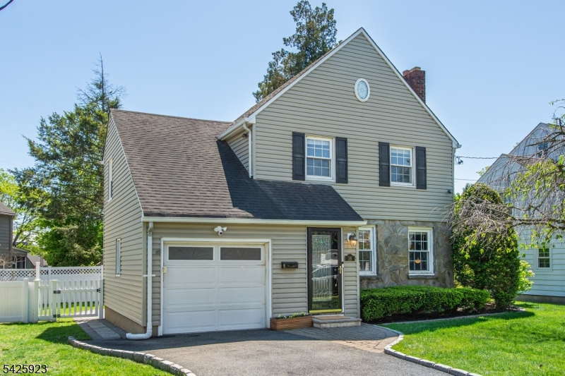 16 Haines Dr