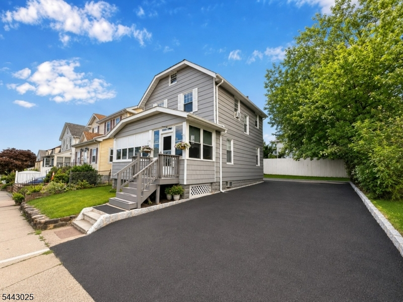 39 Park Dr South