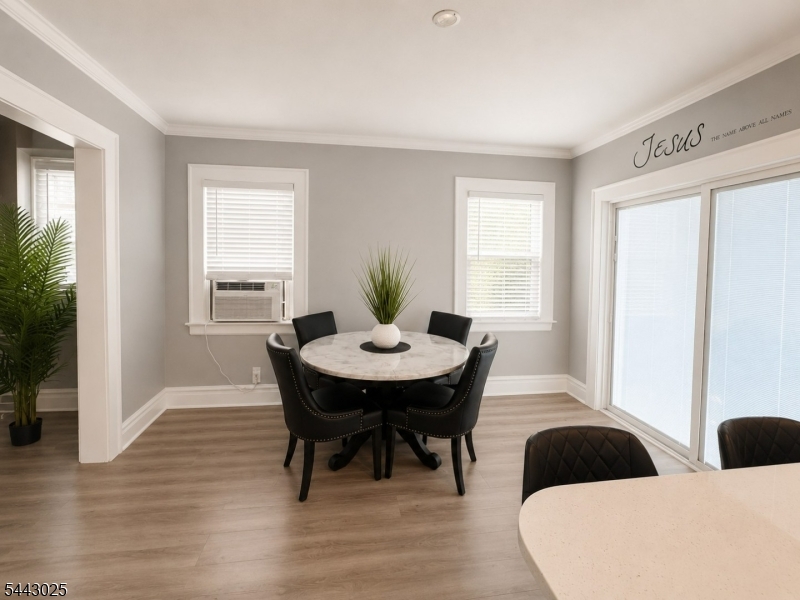 39 Park Dr South