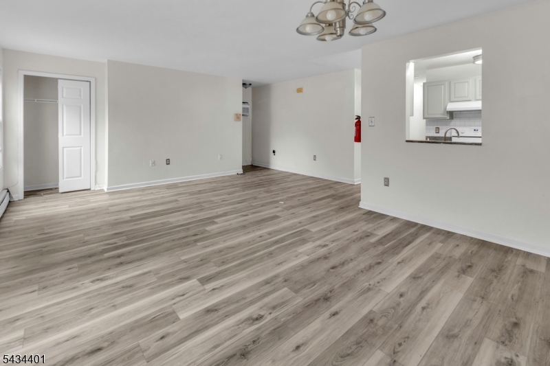 65 Montgomery Ave U2
