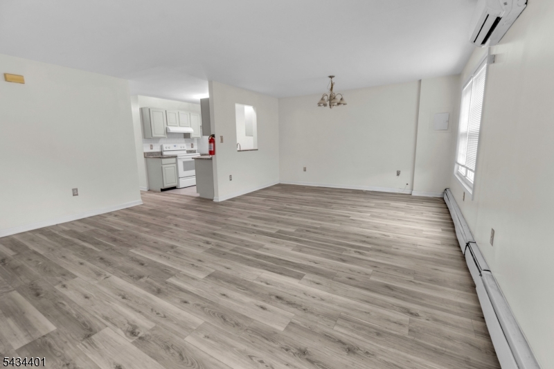65 Montgomery Ave U2