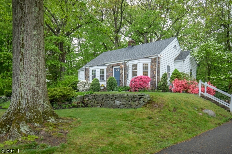 7 Woodland Ave