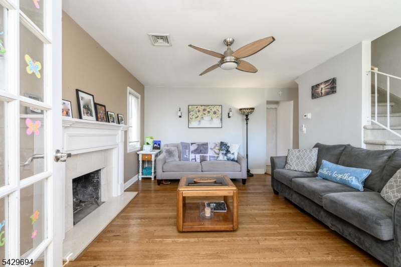 49 Colonial Dr