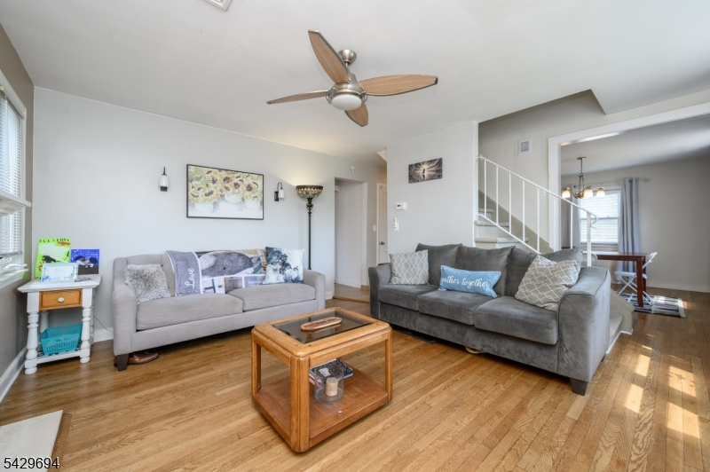 49 Colonial Dr