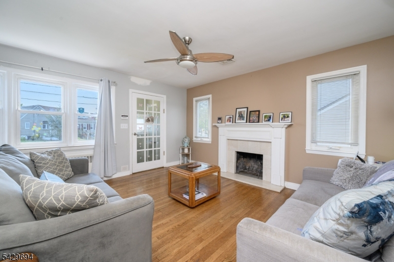 49 Colonial Dr