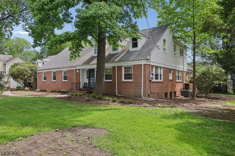 1271 Alicia Ave