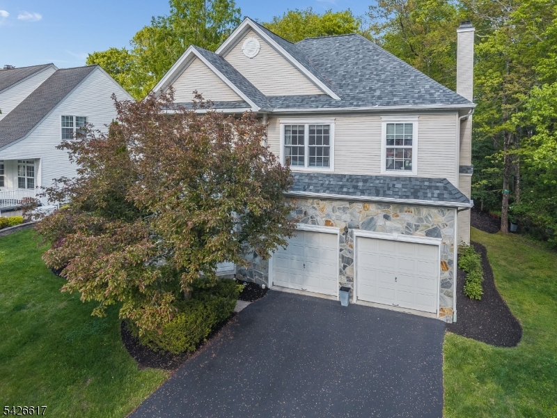 124 York Dr