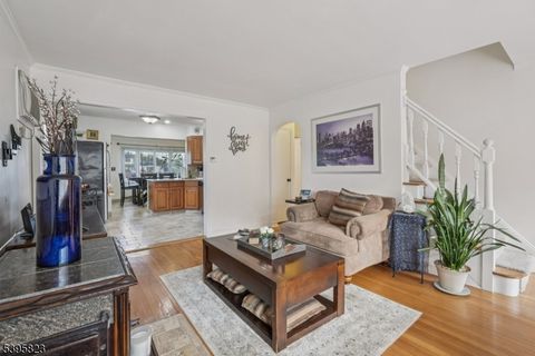 52 Noel Dr North Arlington Boro NJ 07031