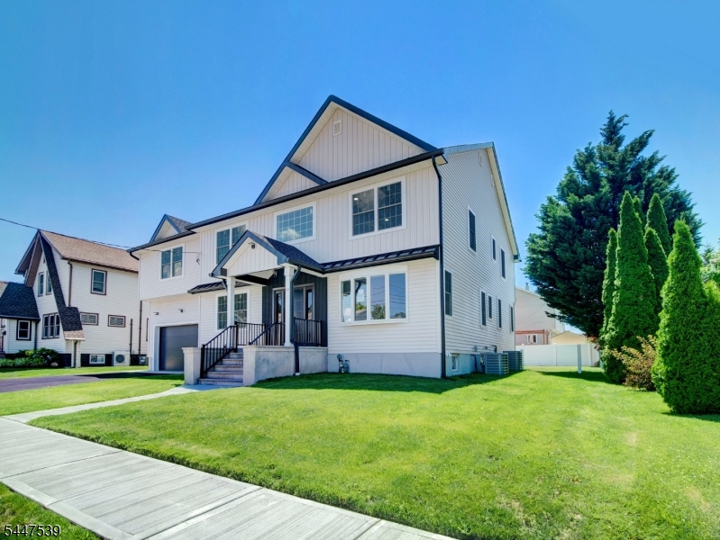 735 Vernon Ave