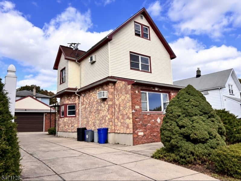 15 Enoch St