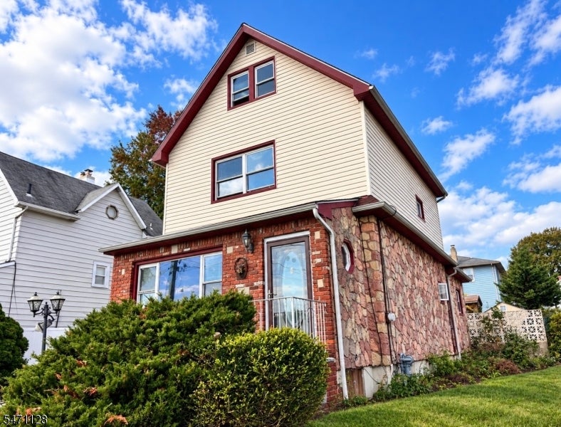 15 Enoch St