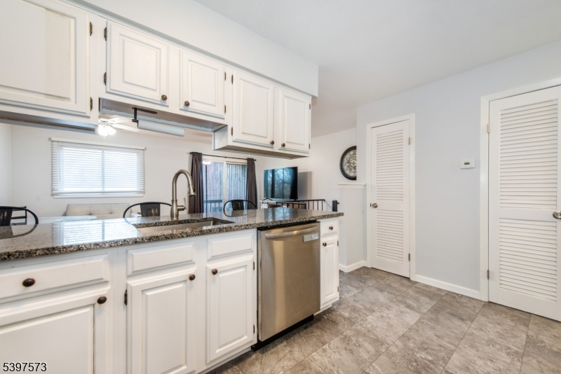 10 Augusta Dr 9